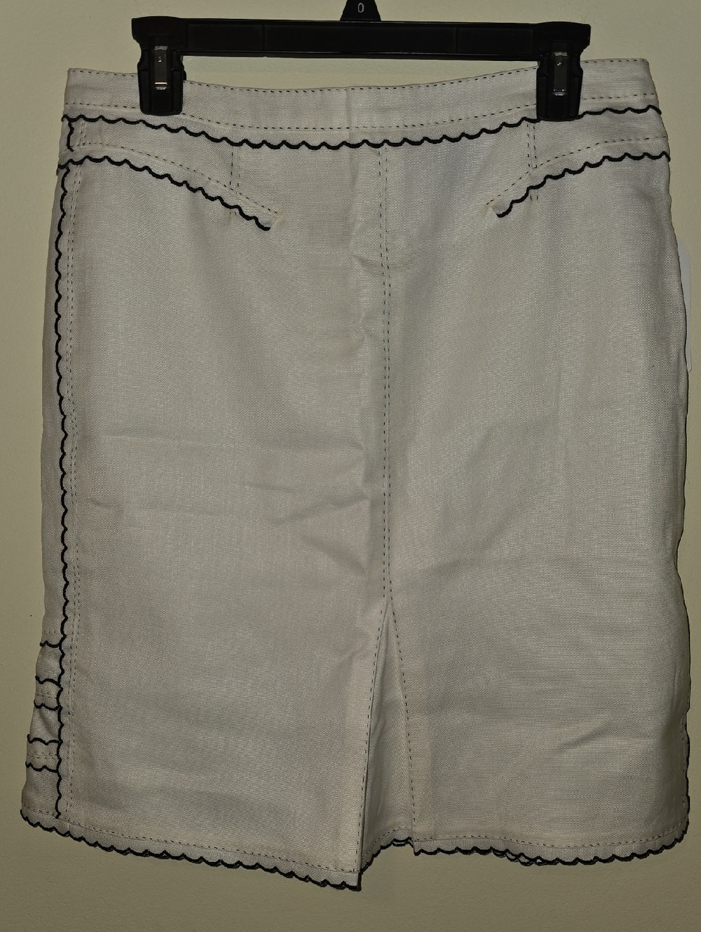 Louis Vuitton Cream Skirt with Black Scalloped Trim. Size 42